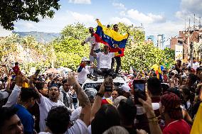 Venezuelans in Colombia during Presidential Elections