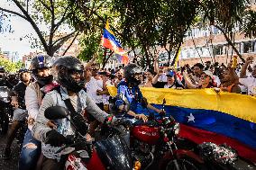 Venezuelans in Colombia during Presidential Elections