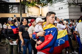 Venezuelans in Colombia during Presidential Elections