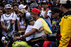 Venezuelans in Colombia during Presidential Elections