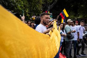 Venezuelans in Colombia during Presidential Elections