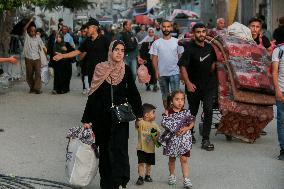 Palestinians Flee From Deir al-Balah - Gaza