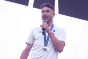 Paris 2024 - Victor Koretzky Celebrates His Silver Medal At Club France