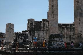 Ancient Greek Cities Located On The Aegean Sea Coast Of Turkiye