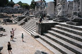 Ancient Greek Cities Located On The Aegean Sea Coast Of Turkiye