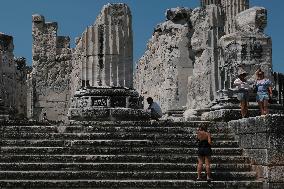 Ancient Greek Cities Located On The Aegean Sea Coast Of Turkiye