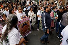 Mothers, Fathers And Relatives Of The 43 Missing Students From Ayotzinapa Meet Privately With Claudia Sheinbaum, Mexico's Virtua