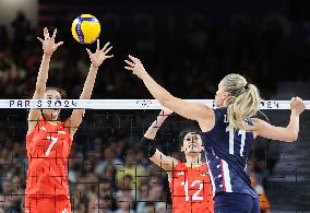 Paris 2024 - Women’s Volleyball - China v USA