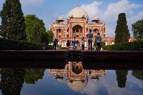 INDIA-NEW DELHI-HUMAYUN-TOMB