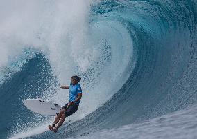 Paris 2024 - Men's Round 3 Heat Of Surfing - Teahupo’o