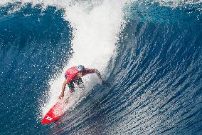 Paris 2024 - Men's Round 3 Heat Of Surfing - Teahupo’o