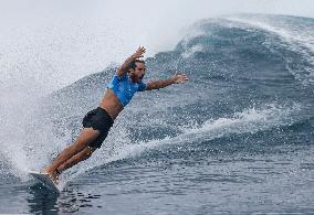 Paris 2024 - Men's Round 3 Heat Of Surfing - Teahupo’o