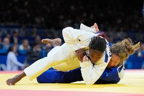 Paris 2024 - Judo - Clarisse Agbegnenou v Gili Sharir