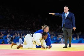 Paris 2024 - Judo - Clarisse Agbegnenou v Gili Sharir