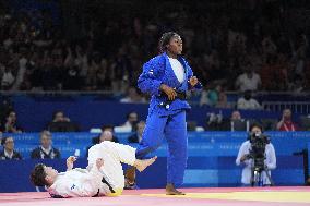 Paris 2024 - Judo - Clarisse Agbegnenou v Laura Fazliu