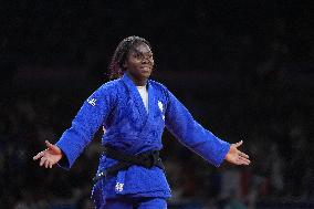 Paris 2024 - Judo - Clarisse Agbegnenou v Laura Fazliu