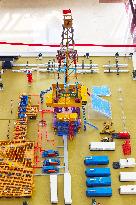 Crust No. 1 Drilling Rig Model