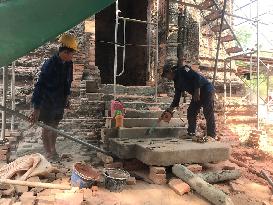 CAMBODIA-SIEM REAP-TRAPEANG PHONG TEMPLE-RESTORATION