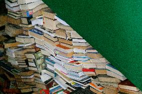 Kyiv bookshop accepts Russian books for recycling