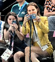 Paris 2024 - Gymnastic - Natalie Portman In The Stands