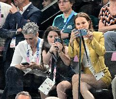 Paris 2024 - Gymnastic - Natalie Portman In The Stands