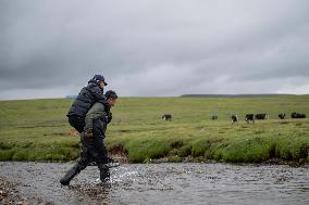 ChineseToday | Chinese expedition team braves river headwaters