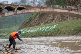 ChineseToday | Chinese expedition team braves river headwaters