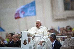 Pope Francis Attends An Open-Air Audience - Vatican