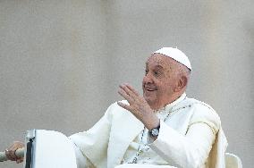 Pope Francis Attends An Open-Air Audience - Vatican