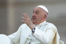 Pope Francis Attends An Open-Air Audience - Vatican