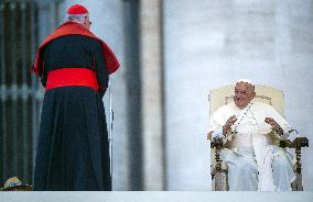 Pope Francis Attends An Open-Air Audience - Vatican