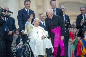 Pope Francis Attends An Open-Air Audience - Vatican