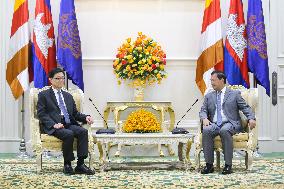 CAMBODIA-PHNOM PENH-PM-JOHN LEE-MEETING