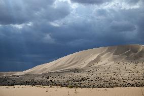 CHINA-INNER MONGOLIA-BADAIN JARAN DESERT-SCENERY (CN)