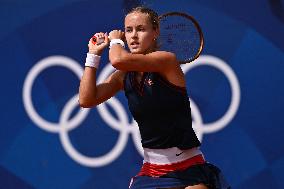 Paris 2024 - Tennis - Anna Karolina Schmiedlova v Barbora Krejcikova