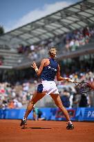 Paris 2024 - Tennis - Anna Karolina Schmiedlova v Barbora Krejcikova