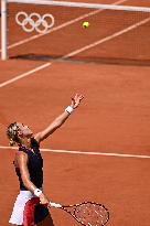 Paris 2024 - Tennis - Anna Karolina Schmiedlova v Barbora Krejcikova