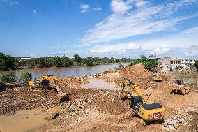 (FOCUS) CHINA-HUNAN-XIANGTAN-RIVER DIKE-RESTORATION (CN)