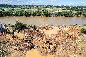 (FOCUS) CHINA-HUNAN-XIANGTAN-RIVER DIKE-RESTORATION (CN)