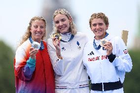 Paris 2024 - Triathlon - Cassandre Beaugrand Wins Gold