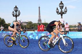 Paris 2024 - Women's Triathlon - Illustrations