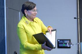 DC: Esp. Rep. Penny Pritzker hold a Ukraine’s Economic Recovery conversation