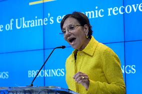 DC: Esp. Rep. Penny Pritzker hold a Ukraine’s Economic Recovery conversation