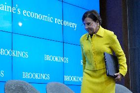 DC: Esp. Rep. Penny Pritzker hold a Ukraine’s Economic Recovery conversation