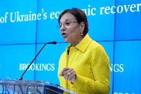 DC: Esp. Rep. Penny Pritzker hold a Ukraine’s Economic Recovery conversation