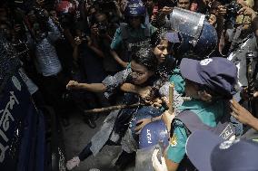 Fresh Violence Erupt In Student Protests - Dhaka