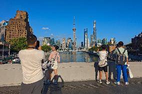 Red Alert For High Temperature in Shanghai