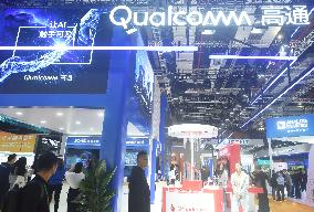 Qualcomm Stock Price Drops