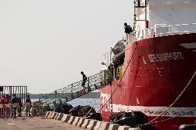 Migrants Landing In Naples