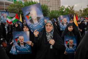 Demonstration In Iran Denouncing The Killing Of The Leader Of Hamas - Tehran